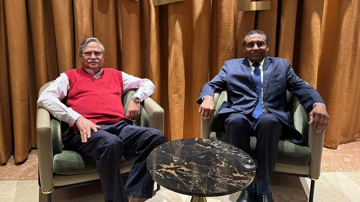 Sudanese Prime Minister Meets with Bangladesh President in London