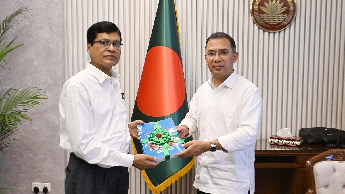 Prime Minister Receives Audit Report On The Infamous 'Pillow Scandal'