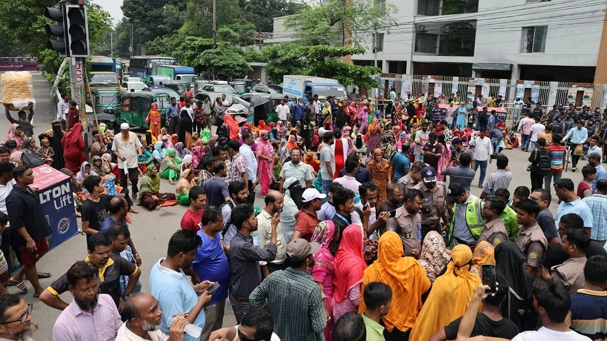 Nassa Group Workers Block Tejgaon Road Over Unpaid Salaries