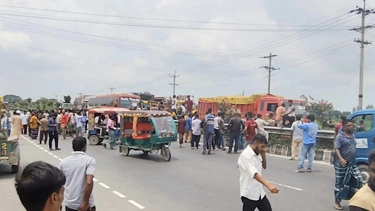 Dhaka-Tangail Highway Blockaded Over Electricity Demands