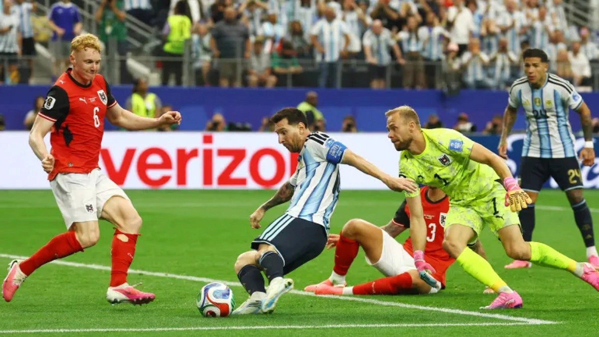 Messi Breaks All-Time World Cup Scoring Record