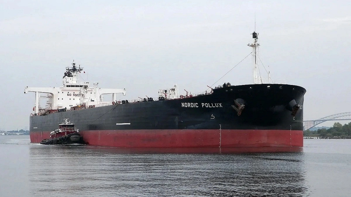 Bangladesh-Bound Crude Oil Tanker Crosses Hormuz Strait