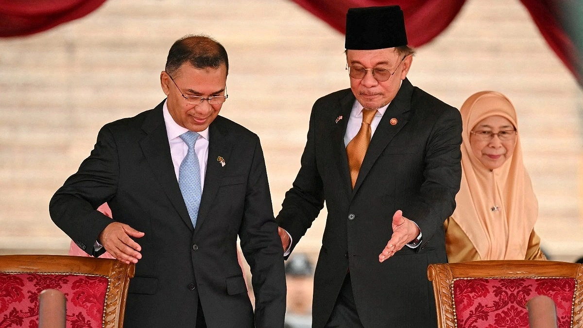 Malaysian Prime Minister Releases Video Featuring ‘Amar Bondhu Moha Jadu Jane’