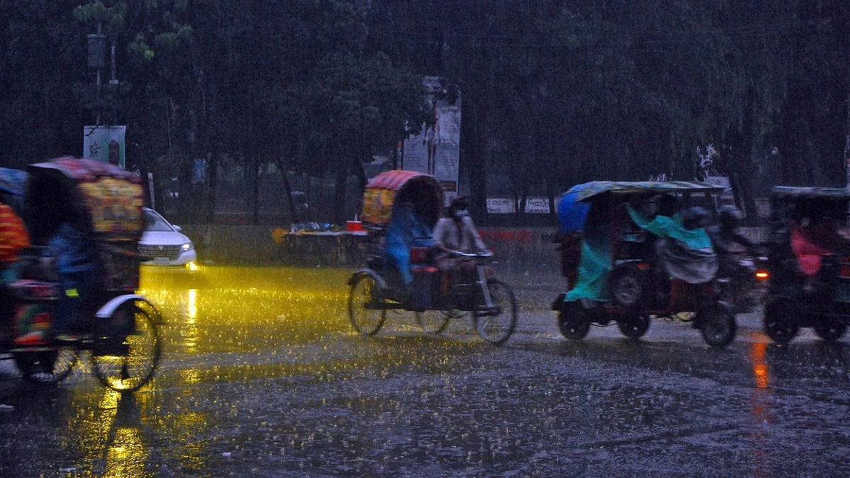 Shower Brings Relief to Dhaka Amid Intense Heat