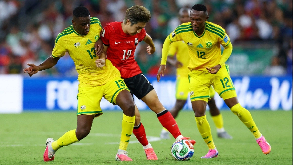 South Africa Shocks Korea 1‑0 to Make Knockout Stage