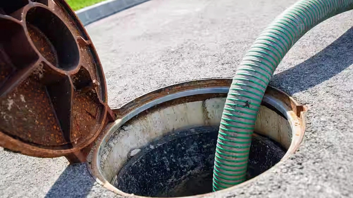 Four die entering septic, water storage tanks in Chattogram