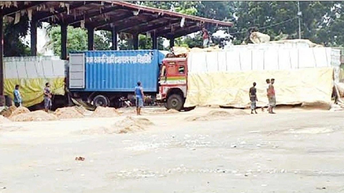 Indian Fish Imports Nearly Halted at Benapole Over Higher Tariffs