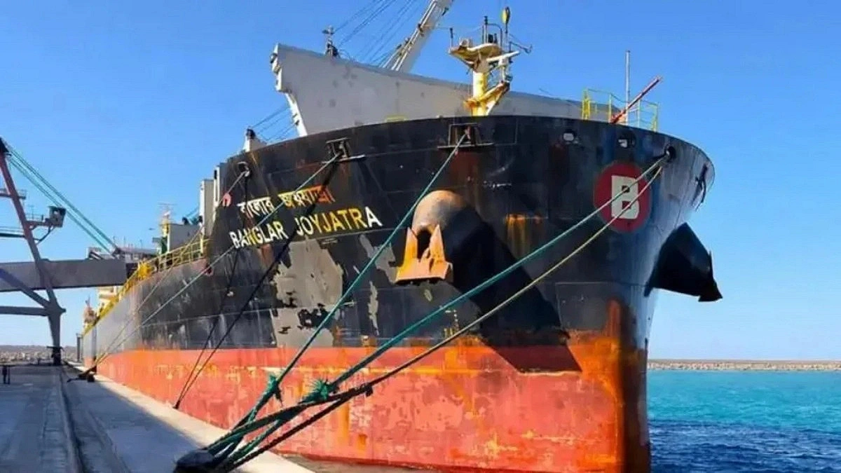 Bangladeshi Captain Trapped in Hormuz: "It Feels Like We Are Stuck in a Pond"