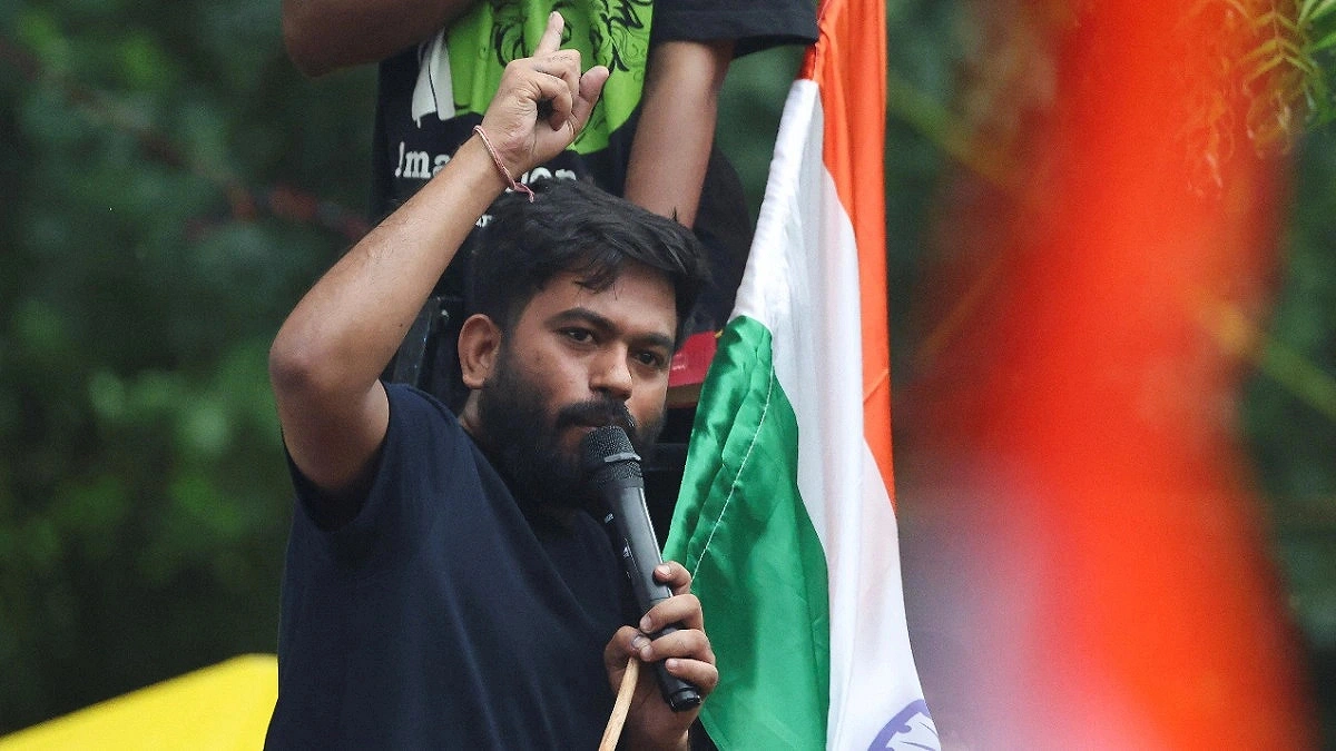 Cockroach movement leader Abhijit 'Arrested', Indian education minister may resign