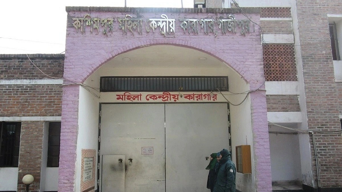 7 prison guards suspended after inmate escapes Gazipur jail