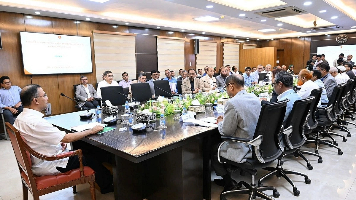 PM directs authorities for improving healthcare at grassroots