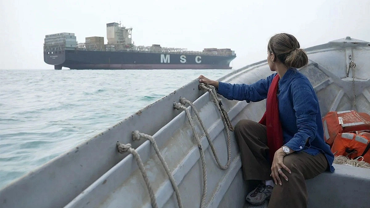 Even though peace has returned to Hormuz, the scars of war remain