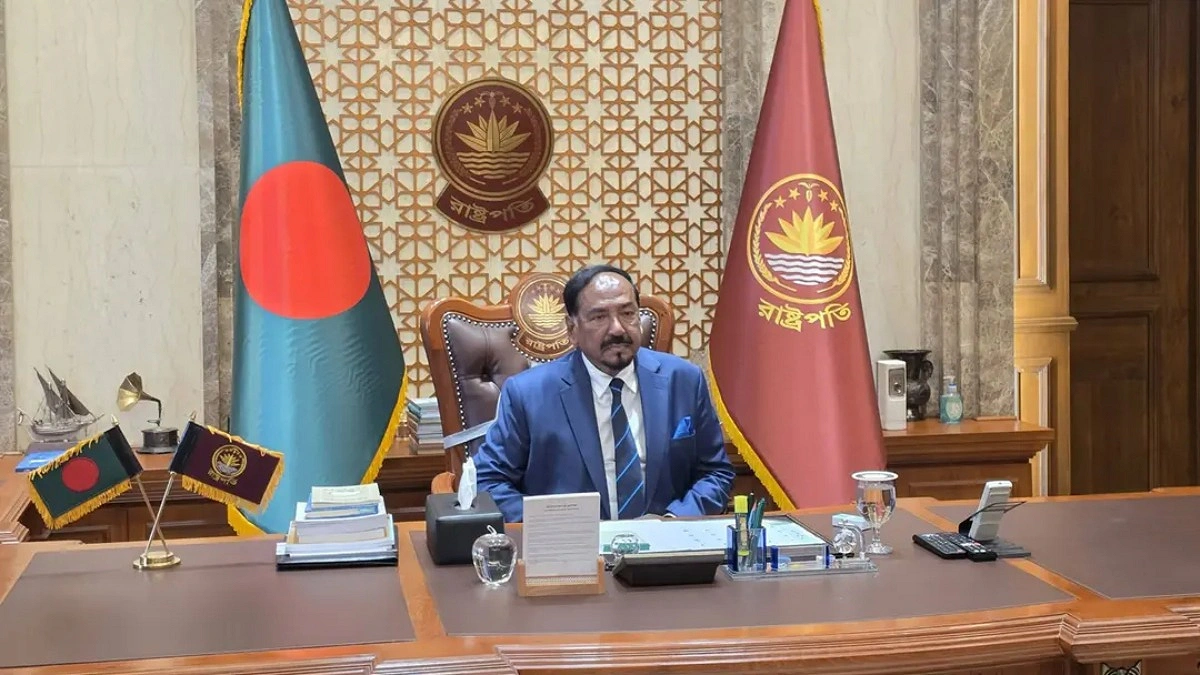 Hafiz Uddin Ahmed assumes duties at president’s office