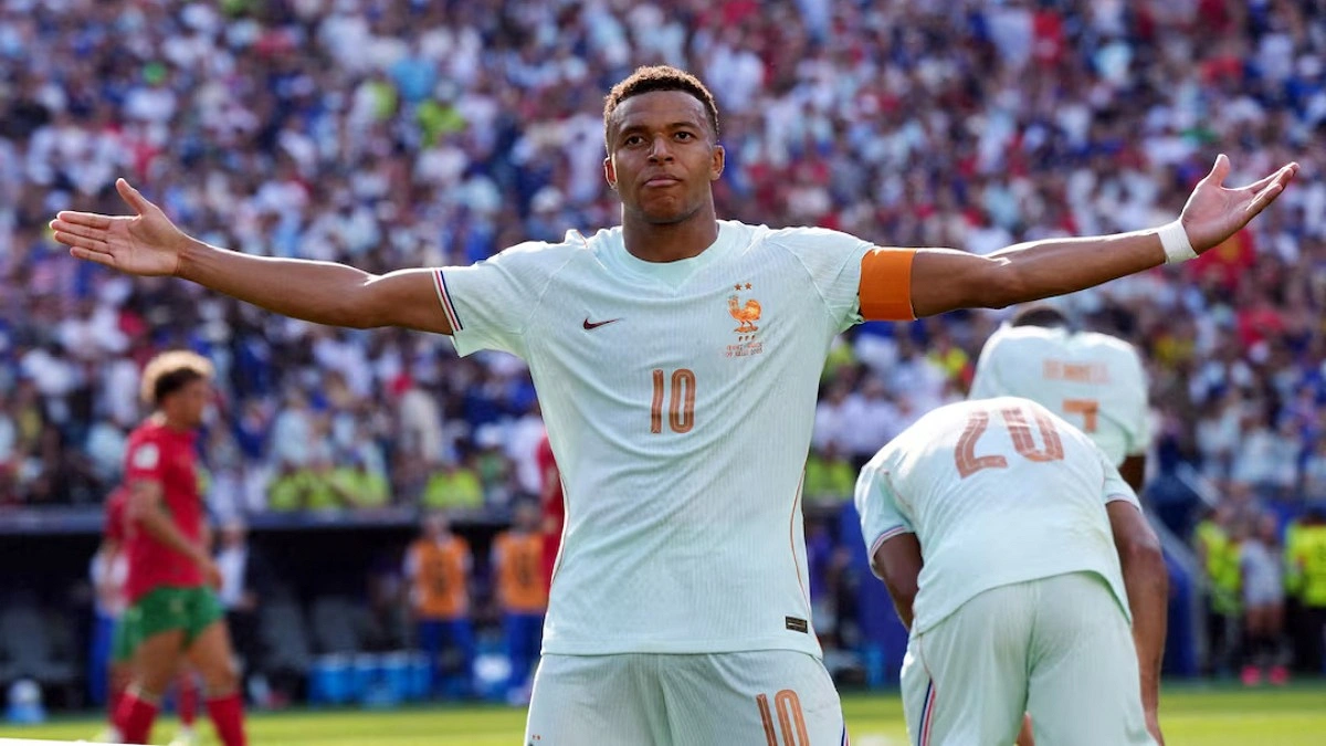 France Beats Morocco 2-0, Advances to World Cup Semifinals