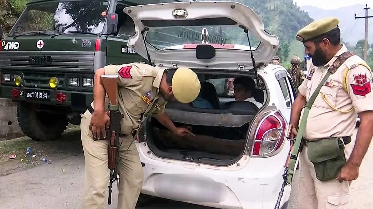 Militant attack in Kashmir kills police officer
