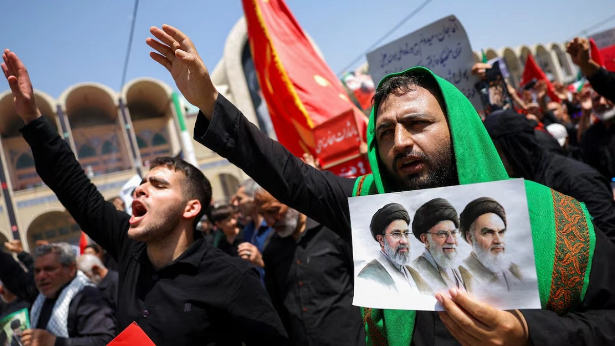 Khamenei Lives On, Khamenei Lives Forever