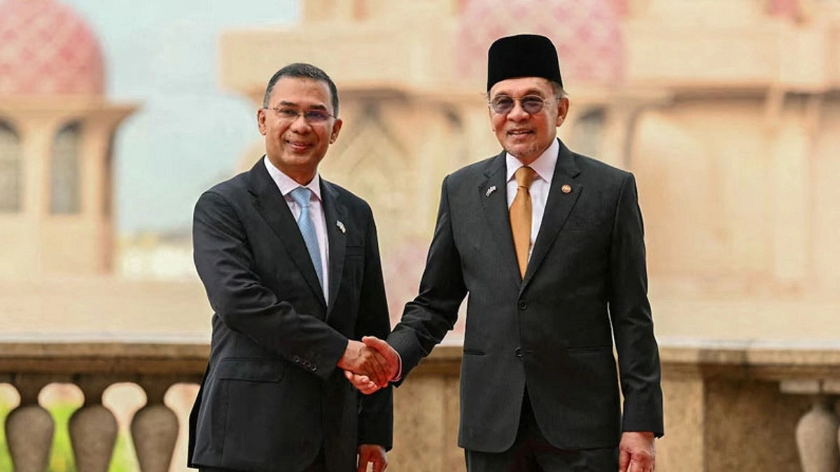 PM speaks with Anwar Ibrahim after sending letter seeking help
