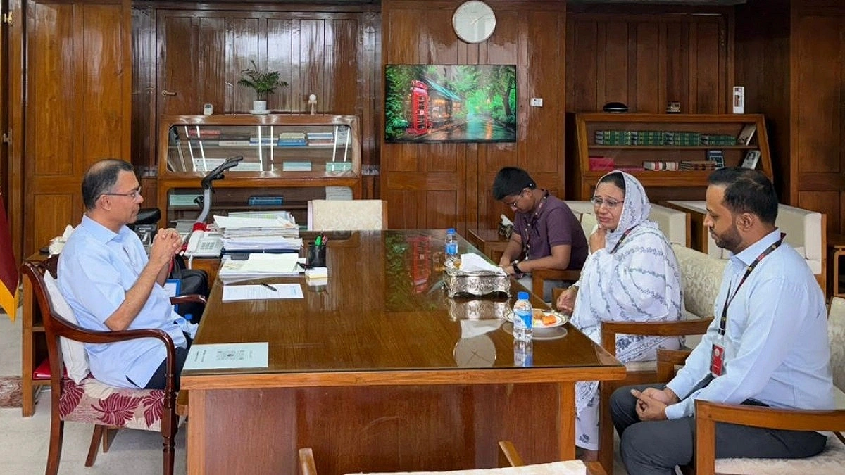 Prime Minister meets July martyr's mother, assures job