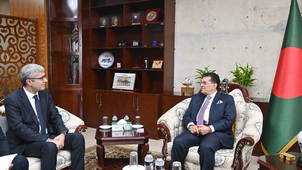 Khalilur Calls for Stronger Institutional Ties with Tajikistan