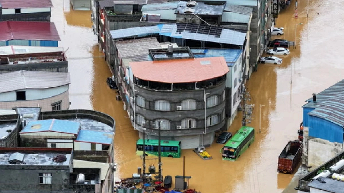 Typhoon Maysak, floods kill 7 in China