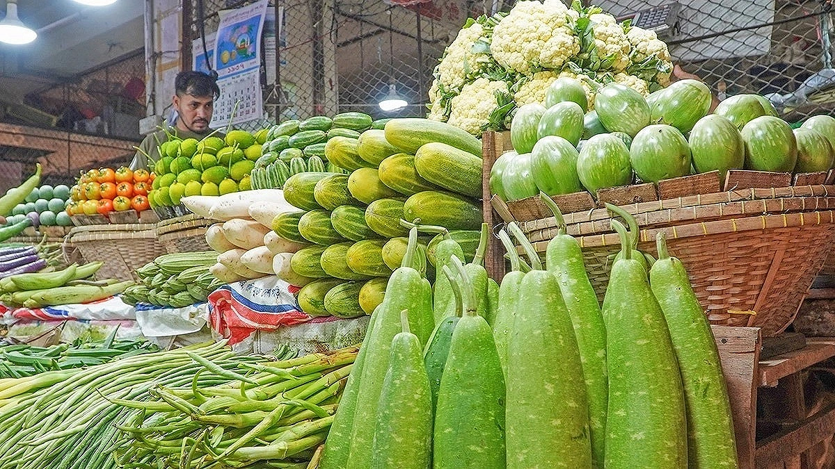 Tomato Prices Hit Tk 100 Per Kg in Dhaka Markets