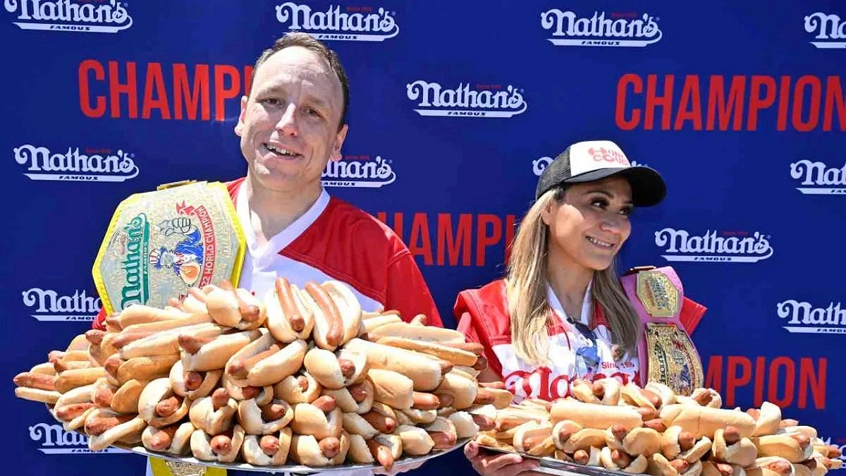 Joey Chestnut eats 66 hotdogs in 10 minutes to win Nathan's Hot Dog Eating Contest