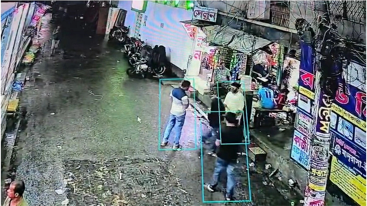 Gang greeted with salam and handshake before shooting Swechchasebak Dal leader