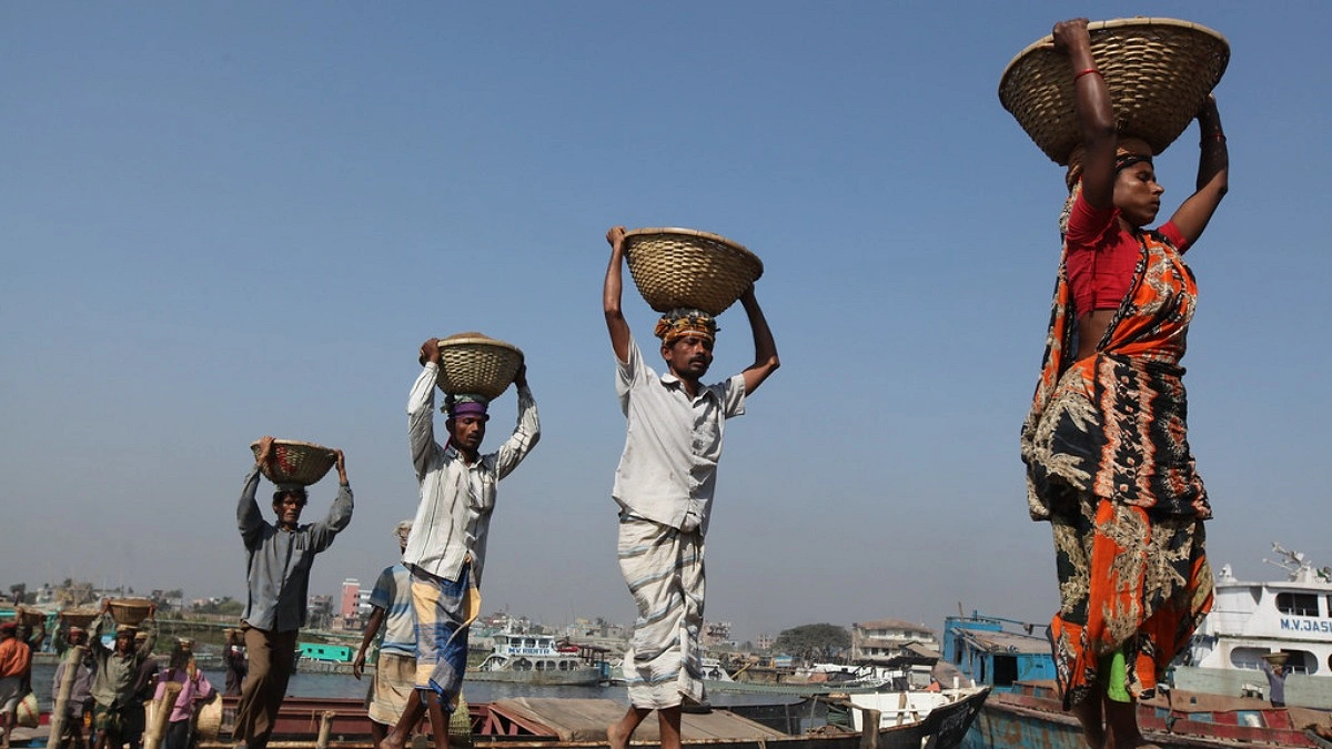 Wage-Inflation Gap Cuts Real Income of Workers